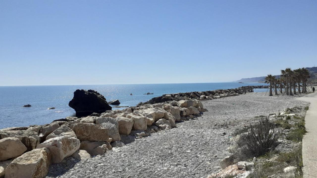 Vista D'Amare Hotel Pedaso Bagian luar foto